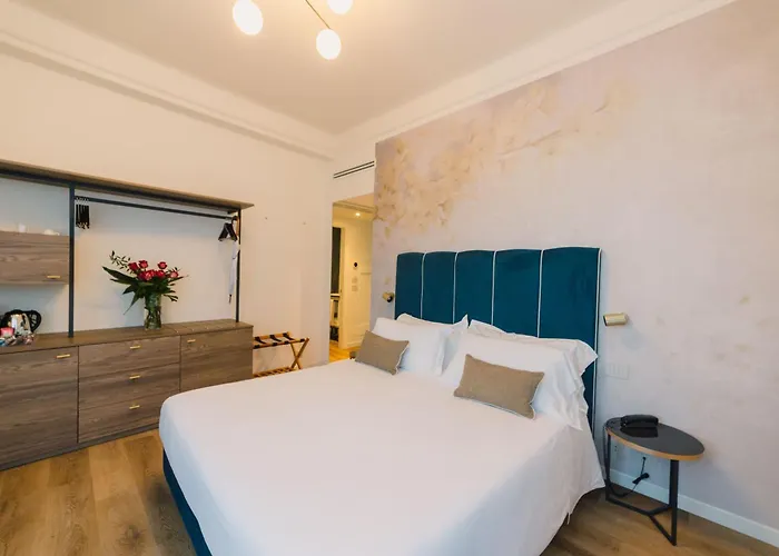 Splendide Riviera Boutique Art